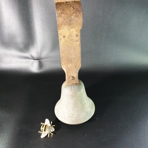 Antique French Brass Doorway Chimes - Lovely Vintage Shop or Gate Bell in Original Patina - Butlers bell - French antique bell - Shop decor