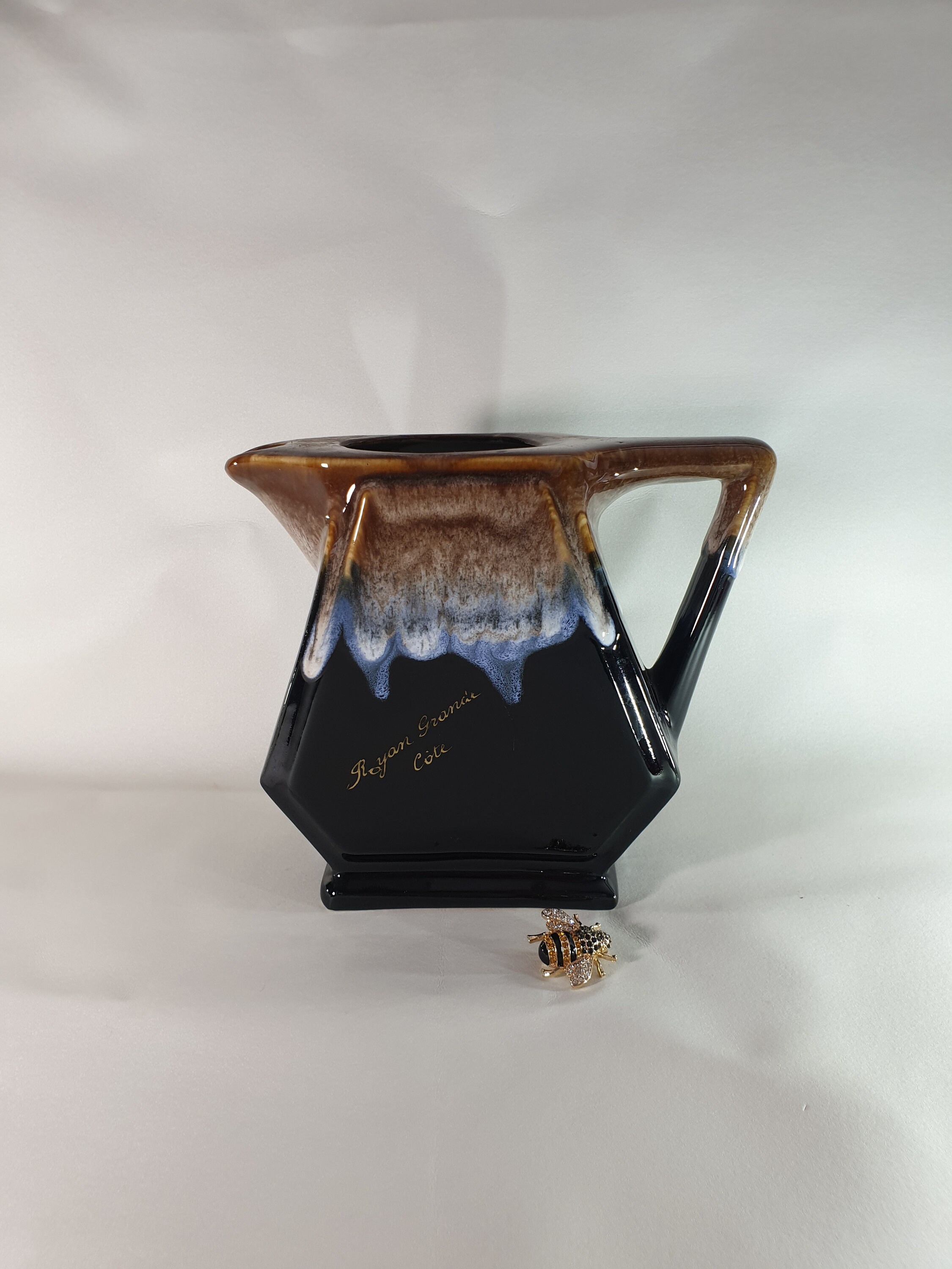 Cruche d'eau Français Millésimée, Pichet à Vin en Noir, Glaçure Goutte Céramique, Milieu Du Siècle, 