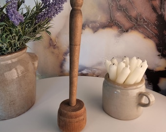 Pilon en bois vintage, France - Pilon de cuisine de ferme