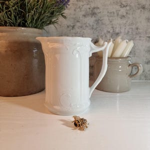 Vintage White Ceramic Creamer Pitcher - Vintage White Ceramic Milk Jug - Vintage Ceramic Sauce Jug