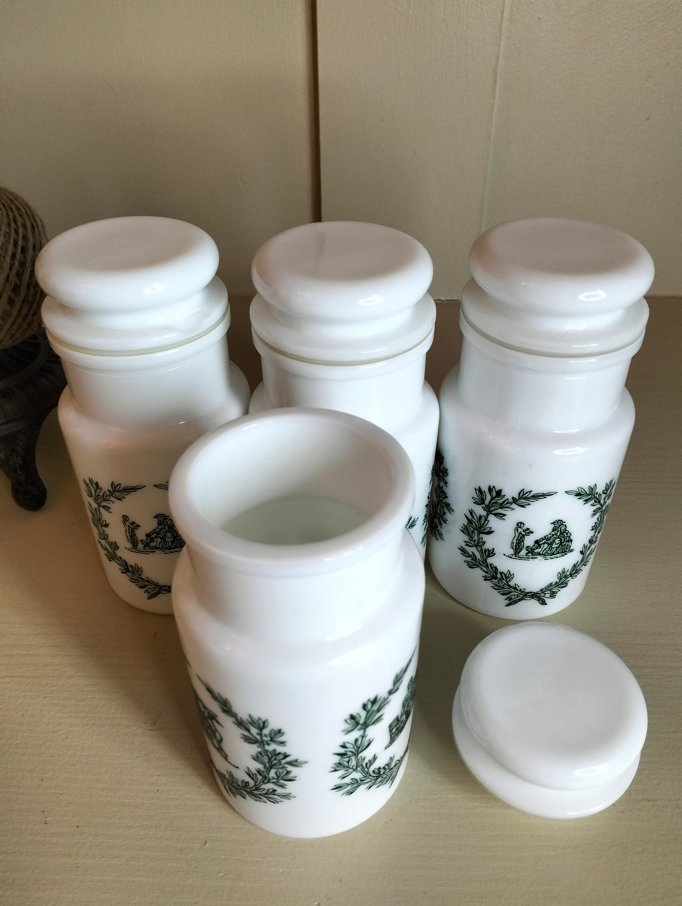 Pharmacie ancien dans contenants, pots et bocaux En Verre