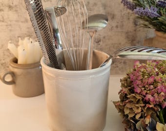 フランス製ヴィンテージ MAILLE マスタードポット、クラシックな