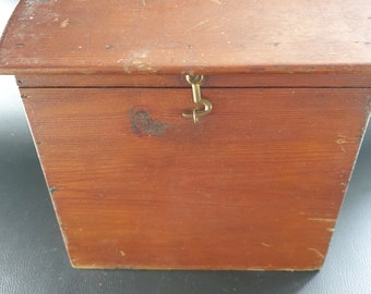 French Antique Wooden Wedding Coiffe Box, 19th Century