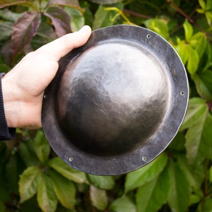 Umbon size - outer diameter - 18.5 cm, inner diameter - 14 cm, height - 6.5 cm, width of flat boots 2-3 cm. Umbon is made of 2-3 mm metal, forged, polished, not hardened.