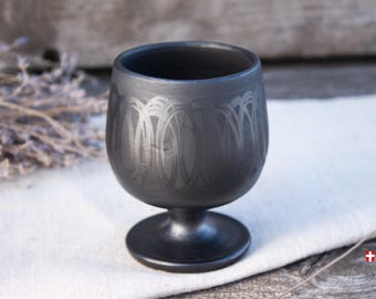 Calice in argilla nera affumicata, calice gotico da altare, coppa in ceramica fatta a mano per rituali e idromele