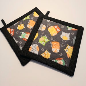 Insulated Quilted Potholders Set of 2, Owl Potholders, Farmhouse Potholders, Quilted Trivets, Pet Lovers Gift