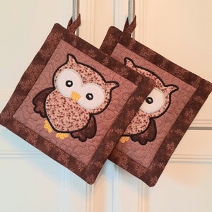 Handmade Potholders, Set of 2 Quilted Owl Potholders, Farmhouse Potholders, Appliqued Owl Potholders, Owl trivets