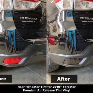 Puede incluir: Imagen comparativa del parachoques trasero negro de un Subaru Forester, mostrando el reflector antes y después del tintado. Se muestran los textos "Antes" y "Después". También se ve el texto "Rear Reflector Tint for 2019+ Forester Premium Air Release Tint Vinyl".