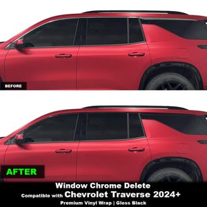 Puede incluir: Vista lateral de un vehículo rojo Chevrolet Traverse 2024+ con una modificación de eliminación de cromo en las ventanas. La imagen superior marcada BEFORE muestra molduras plateadas, la inferior AFTER en negro brillante.