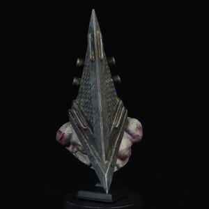 Pyramid Head Bust Statue / Silent Hill / Unique Gaming Room Display / Horror Pyramid Head statue / horror sculpture / Game Figure
