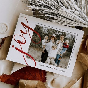 de Noël de JOIE | Pour les Fêtes moderne de Zazzle.be Liste d&#39;envies Vous avez des idées ? Carte de Noël en famille | Carte de Noël imprimable | pour les Fêtes avec photo | Carte de Noël