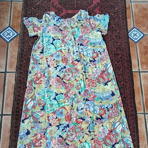 70&#39;s Made In Hawaii Floral Mumu, Peek-a-Boo Shoulders