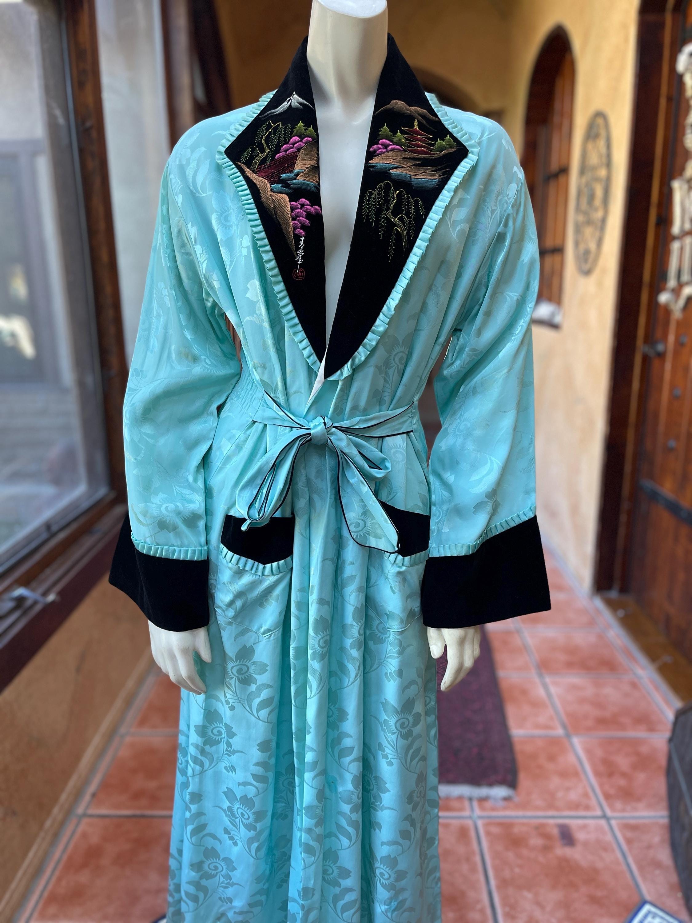 Mid Century Japanese Rayon Damask Robe With Painted Velvet Collar - Etsy