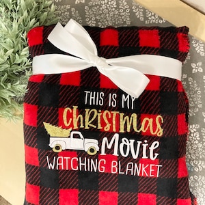 Christmas Movie Watching Blanket: Buffalo Plaid Plush Throw (60x50 in)