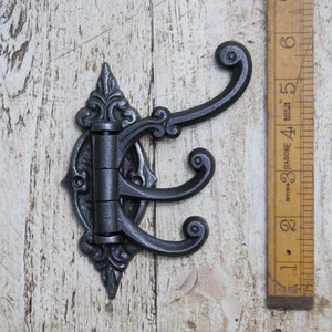 Cast Iron Triple Swivel Hook ALEXANDRA Antique Iron 6" / 150mm