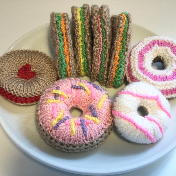 Role Play Cakes & Sandwiches - knitted play food set