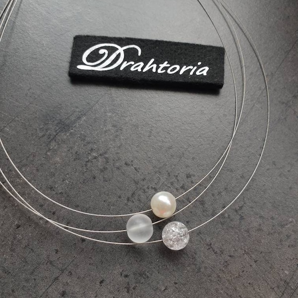 Minimalistische Design Kette Collier mit hübschen Perlen von DRAHTORIA