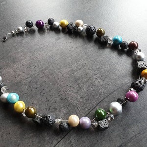 HARLEKIN necklace with great luminous pearls, lava stone, silver-coloured beads and glass beads from DRAHTORIA image 1