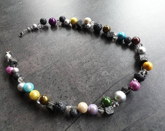 HARLEKIN necklace with great luminous pearls, lava stone, silver-coloured beads and glass beads from DRAHTORIA