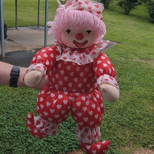 1986 Poter Musical Wind Up Clown Doll Moving Head Red White Hearts Xmas Music 9"