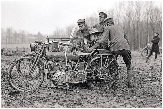 HEROES of HARLEY-DAVIDSON 洋書 アート Harley Davidson Model 17 F/J Equipped With Springfield, C. 1917