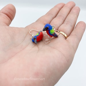 Painted Bunting polymer clay earrings, bird earrings, bird jewelry, colorful bird earrings, clay charm, bird lover gift, mother&#39;s day gift