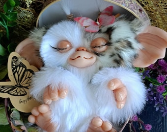 Art toy inspired by mogwai Daffy from movie 