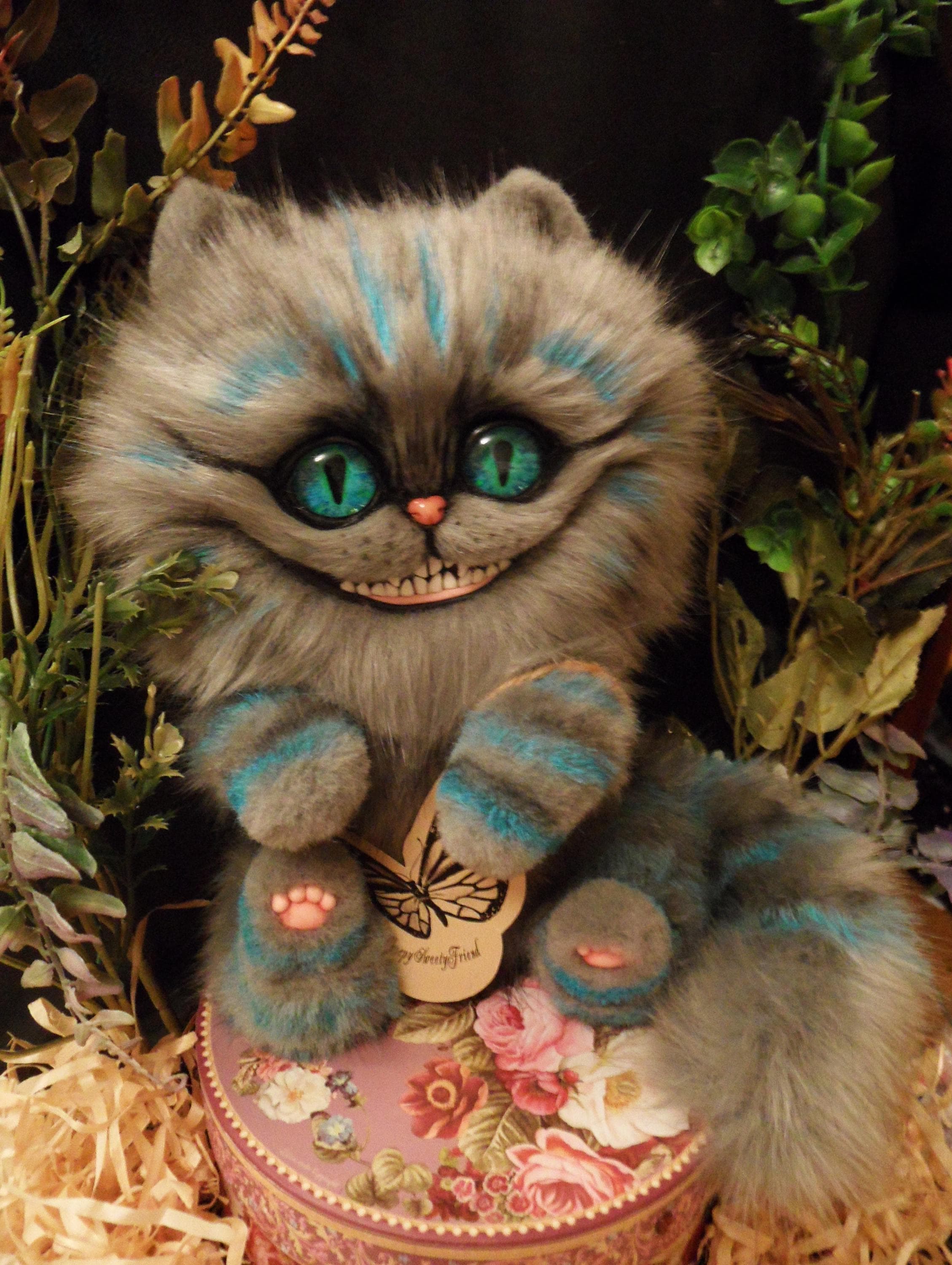 Art Toy Inspired by Cheshire Cat From Movie Art Toy Inspired by Cheshire Cat From Movie