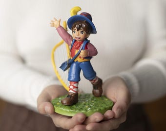 Nobody&#39;s Boy Statue: Sweet Remi - 13 cm + SURPRISE GIFT