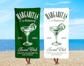 Toalla de playa para despedida de soltera Martinis & Matrimony: regalo personalizado para la fiesta