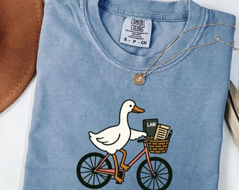 かわいいガチョウの弁護士シャツ、法廷で議論するTシャツ、面白い弁護士ギフト、コンフォートカラーズの弁護士シャツ、ロースクールの学生シャツ、法律ユーモア