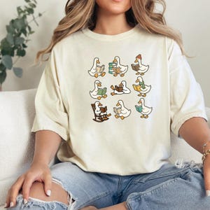 Cute Goose Reading Shirt, Book Lover Tee, Funny Goose Shirt, Cozy Reading Gift, Teacher Librarian Book Club Shirt, Reader Graphic Tee