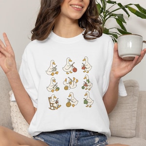 Cute Goose Crocheting Shirt, Funny Yarn Lover Tee, Crochet Gift for Women, Animal Crochet Shirt, Goose Yarn Craft Graphic T Shirt