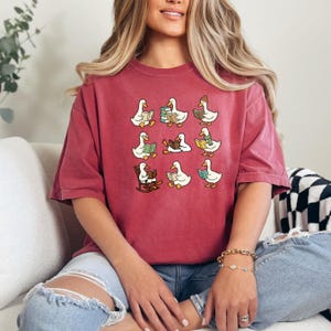 Cute Goose Reading Shirt, Book Lover Tee, Funny Goose Shirt, Cozy Reading Gift, Teacher Librarian Book Club Shirt, Reader Graphic Tee