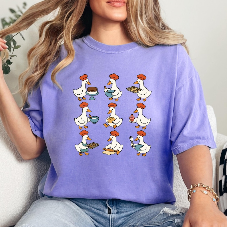 Cute Goose Baking Shirt, Funny Baker Tee, Goose Chef Graphic T Shirt, Baking Gift for Women, Pastry Lover Shirt, Gift for Mom Grandma