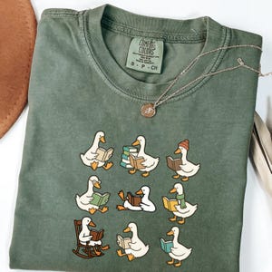 Cute Goose Reading Shirt, Book Lover Tee, Funny Goose Shirt, Cozy Reading Gift, Teacher Librarian Book Club Shirt, Reader Graphic Tee