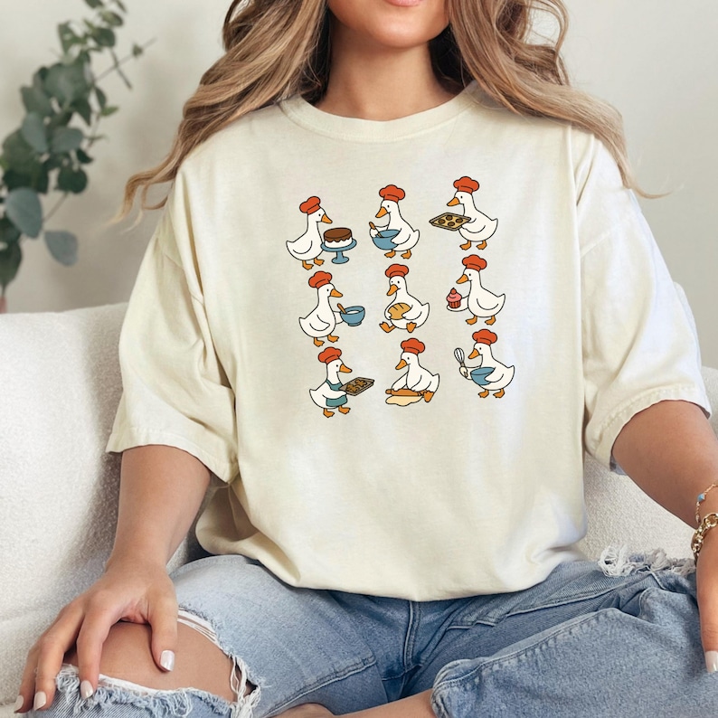 Cute Goose Baking Shirt, Funny Baker Tee, Goose Chef Graphic T Shirt, Baking Gift for Women, Pastry Lover Shirt, Gift for Mom Grandma