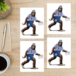 Jeu de cartes postales Bigfoot | 4 cartes postales | Papier cartonné épais 130 | Pour envoyer une carte postale à un ami, à un membre de la famille ou à une personne décédée