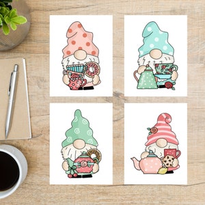 Ensemble de cartes postales de gnomes de thé | 4 cartes postales | Papier cartonné épais 130 | thé, tasse, pot, fleurs, petit gâteau, floral, pastels, beignet, gâterie sucrée, biscuit