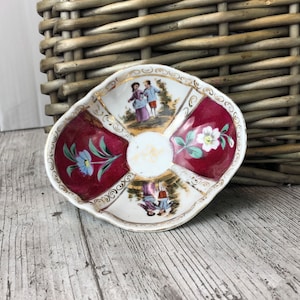 Vintage small pink floral print small decorative plate / nut bowl floral with gold detail