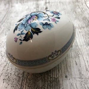 Vintage Sadler England small decorative egg shaped trinket box floral with gold banding detail