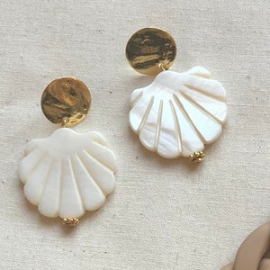 Earrings Gilded with fine 24-carat gold in shell-shaped mother-of-pearl