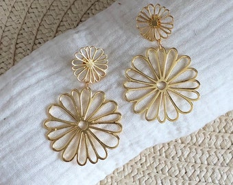 NEU vergoldet mit 24K Feingold – Ohrringe mit ausgehöhlten Blumen – Maria
