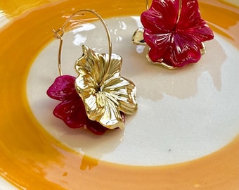 “Iséa” flower creoles with Raspberry and Gold resin flower