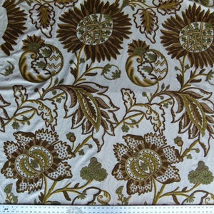 By Yd Lee Jofa Jardin Crewel Olive Green Gold Wool Cotton Jacobean MSRP USD 399/Y