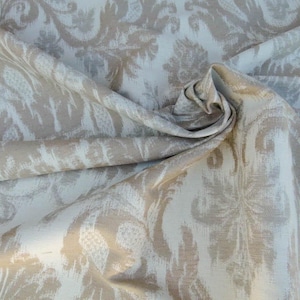 Scalamandre Renaissance robuste damassé beiges sur coton crème et viscose PDSF 218 USD/année