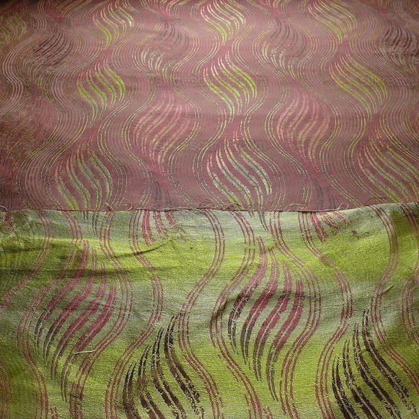 100% Silk Lampas Curvy Modern River "wine" Pink