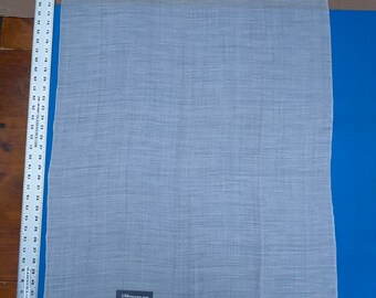 6 Berkbox48 43″ x 28″ Scalamandre Caprice Gris claro plateado Textura sólida transparente