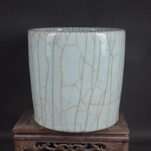 Ge kiln crackle glaze vase D23cm