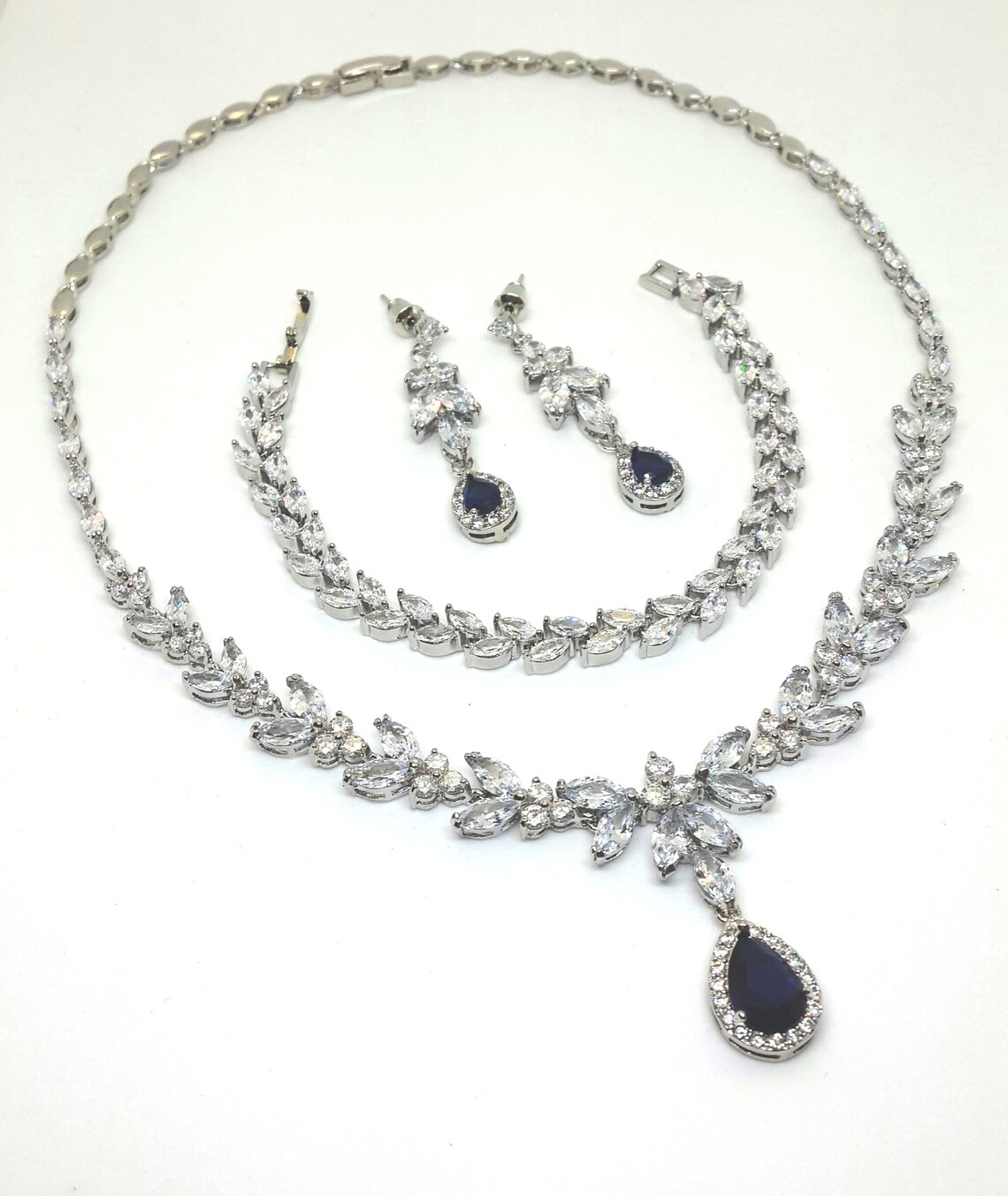 blue sapphire wedding necklace